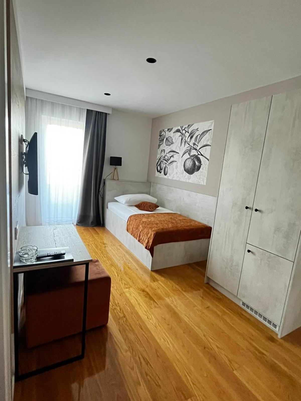 Memori Bed&Breakfast Rab Town Bagian luar foto